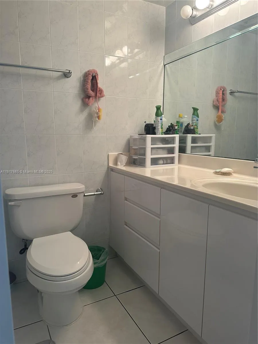 724 Ne 4th St, Hallandale Beach, Florida 33009, Hallandale Beach, Florida 33009, ,Commercial Sale,For Sale,724 Ne 4th St, Hallandale Beach, Florida 33009,A11917665