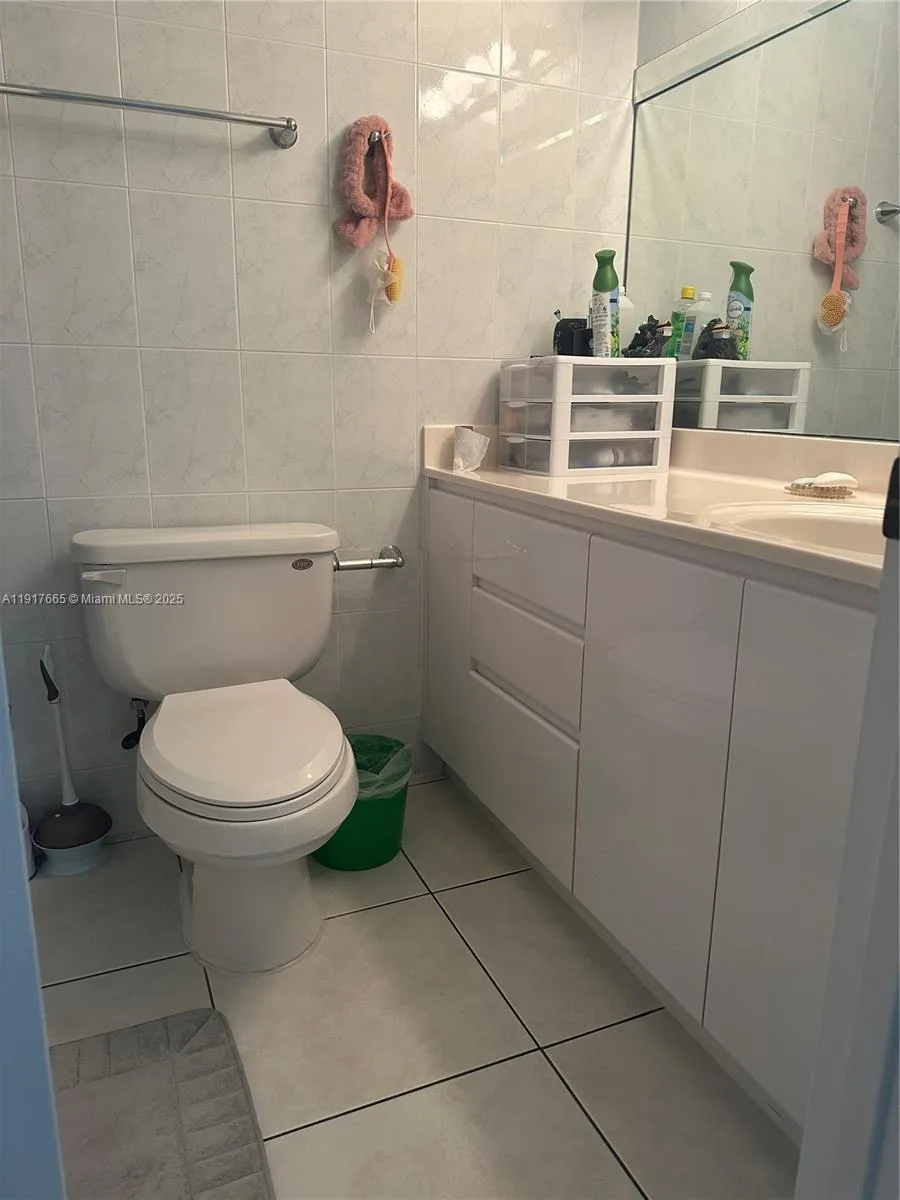 724 Ne 4th St, Hallandale Beach, Florida 33009, Hallandale Beach, Florida 33009, ,Commercial Sale,For Sale,724 Ne 4th St, Hallandale Beach, Florida 33009,A11917665