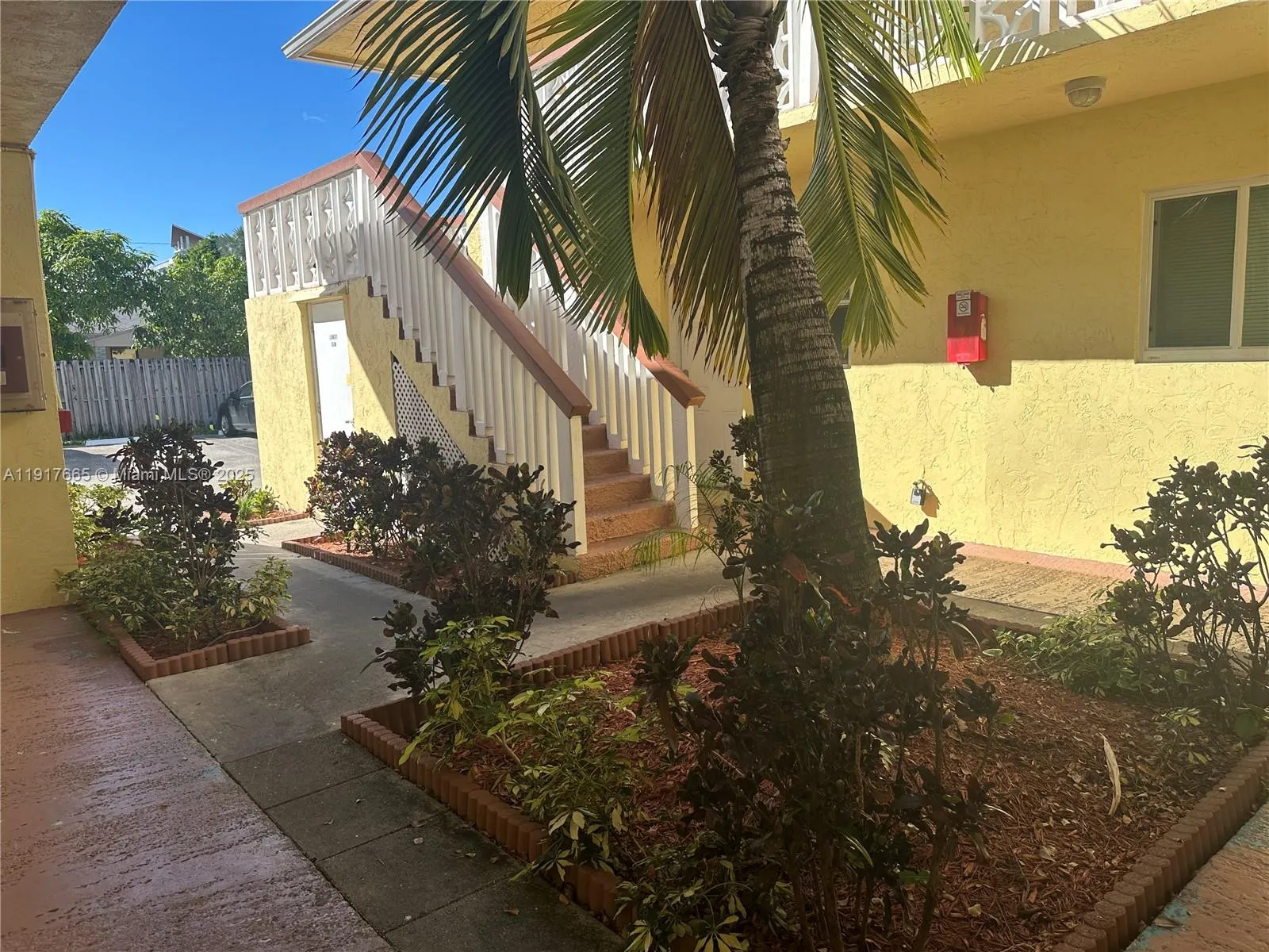 724 Ne 4th St, Hallandale Beach, Florida 33009, Hallandale Beach, Florida 33009, ,Commercial Sale,For Sale,724 Ne 4th St, Hallandale Beach, Florida 33009,A11917665