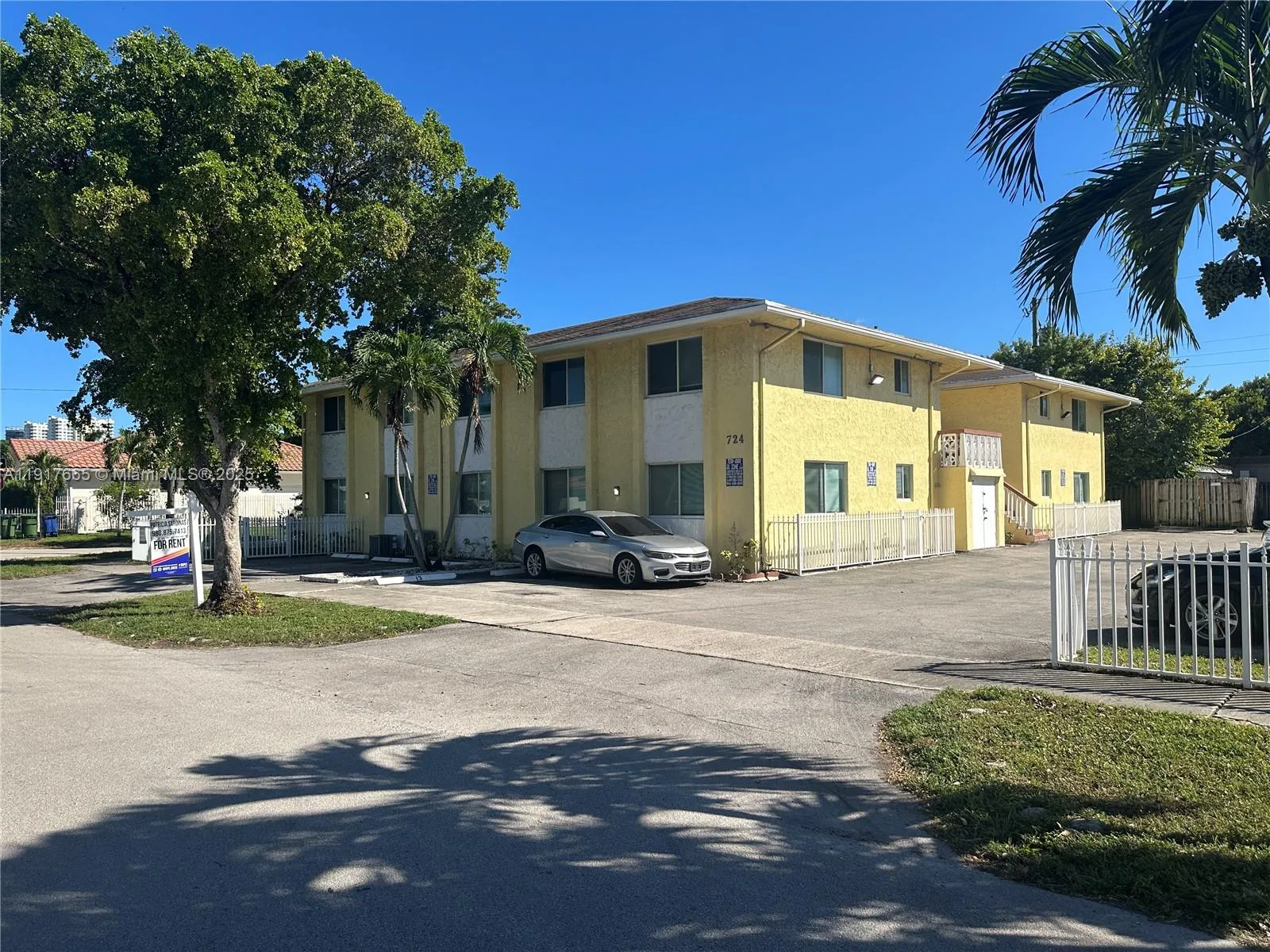 724 Ne 4th St, Hallandale Beach, Florida 33009, Hallandale Beach, Florida 33009, ,Commercial Sale,For Sale,724 Ne 4th St, Hallandale Beach, Florida 33009,A11917665