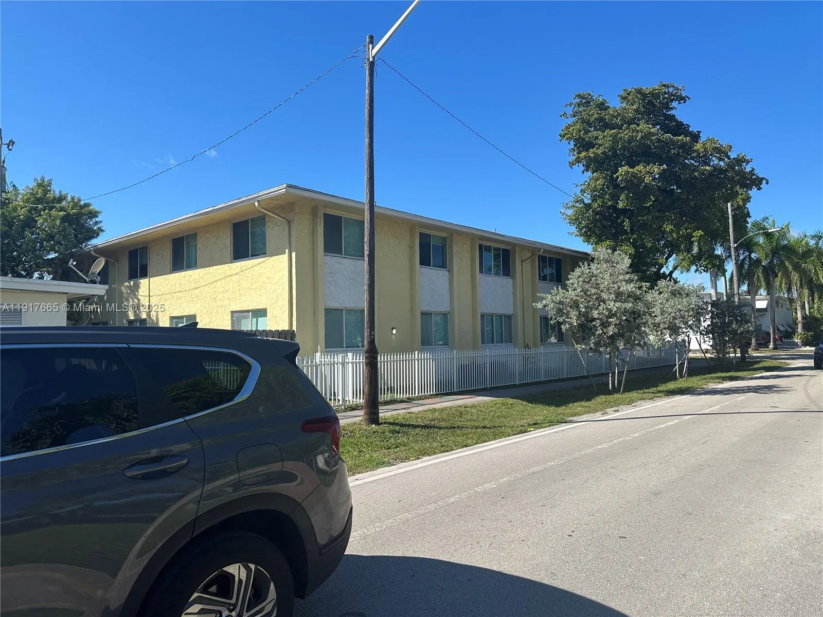 724 Ne 4th St, Hallandale Beach, Florida 33009, Hallandale Beach, Florida 33009, ,Commercial Sale,For Sale,724 Ne 4th St, Hallandale Beach, Florida 33009,A11917665