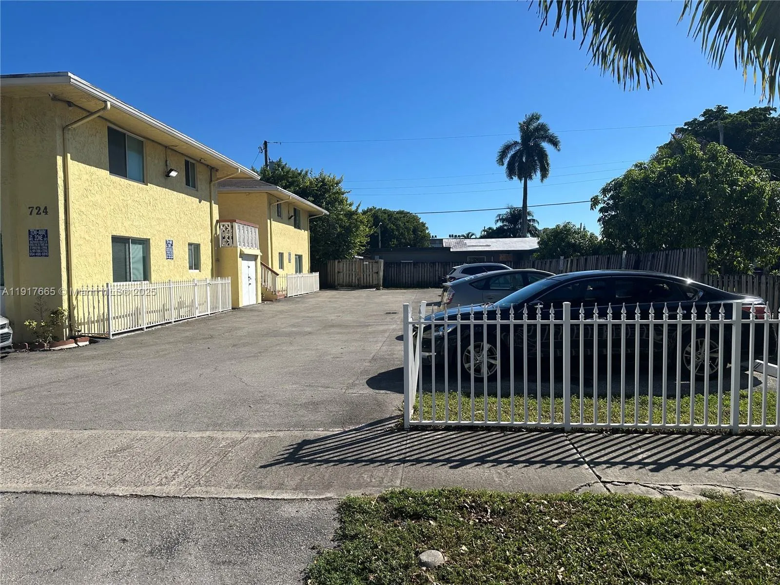 724 Ne 4th St, Hallandale Beach, Florida 33009, Hallandale Beach, Florida 33009, ,Commercial Sale,For Sale,724 Ne 4th St, Hallandale Beach, Florida 33009,A11917665
