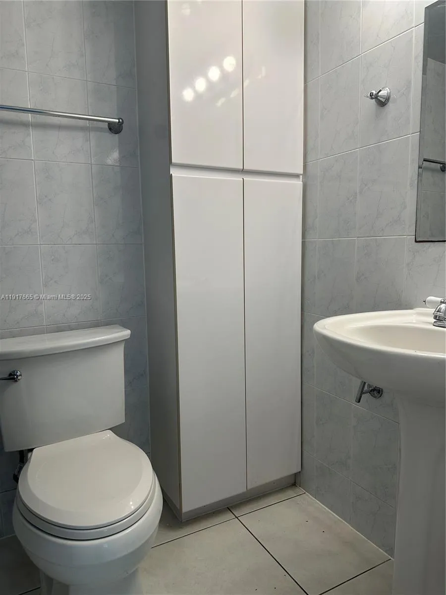 724 Ne 4th St, Hallandale Beach, Florida 33009, Hallandale Beach, Florida 33009, ,Commercial Sale,For Sale,724 Ne 4th St, Hallandale Beach, Florida 33009,A11917665