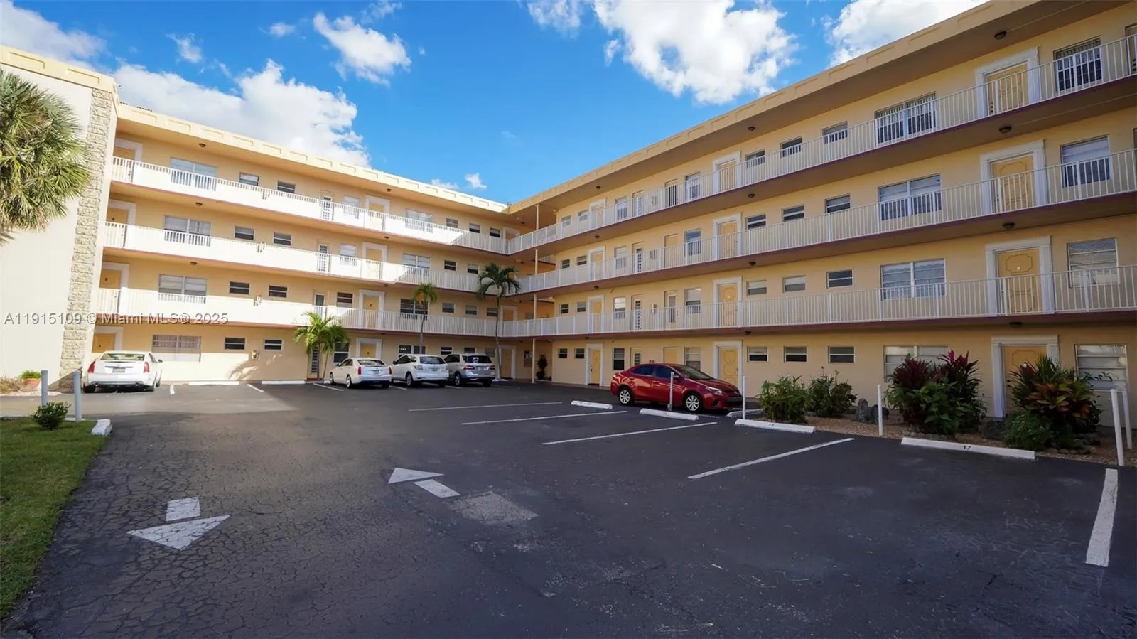 3940 Nw 42nd Ave 215, Lauderdale Lakes, Florida 33, Lauderdale Lakes, Florida 33319, 1 Bedroom Bedrooms, ,1 BathroomBathrooms,Residential,For Sale,3940 Nw 42nd Ave 215, Lauderdale Lakes, Florida 33,A11915109