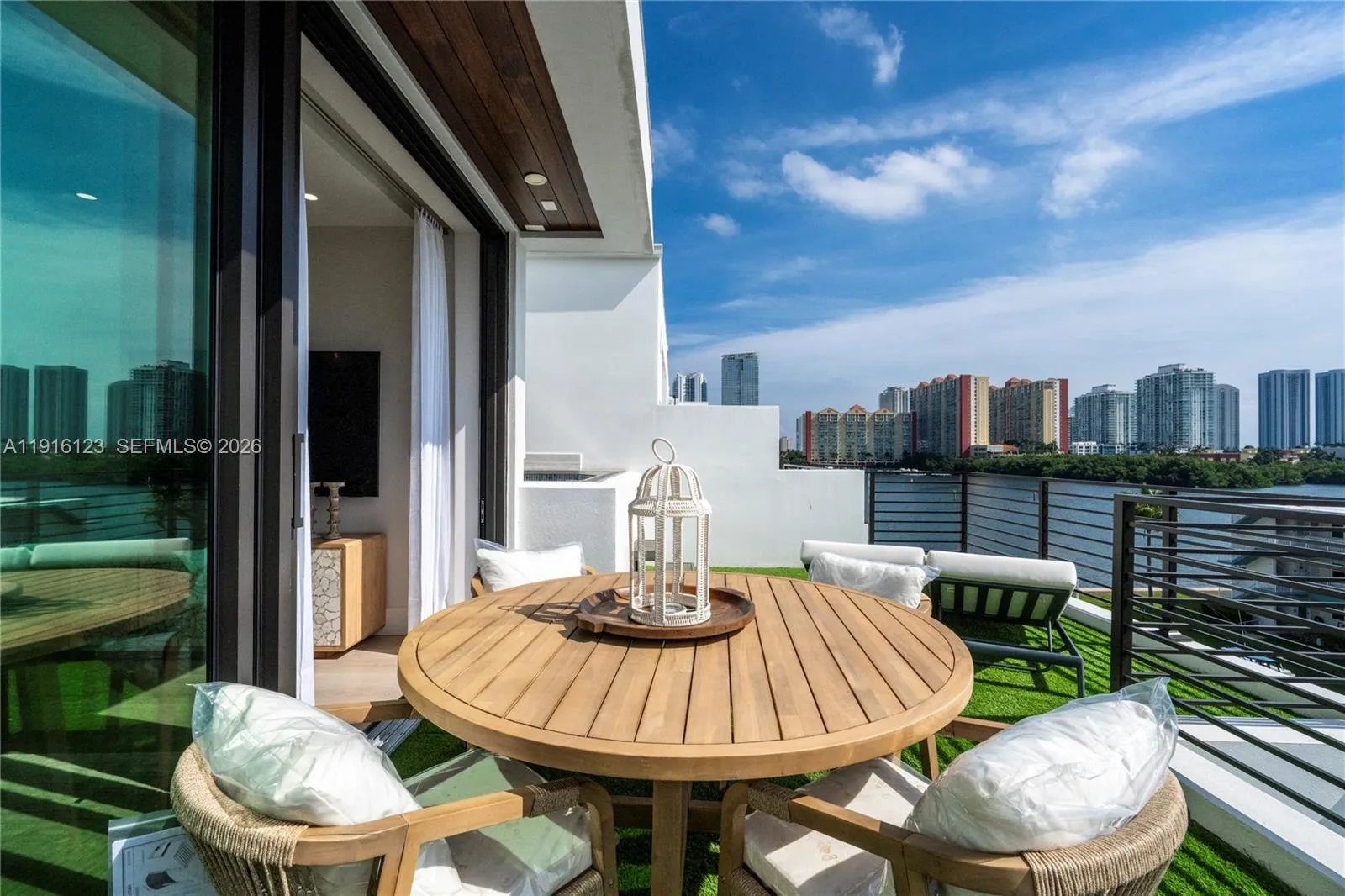 4098 Ne 167 St 9, North Miami Beach, Florida 33160, North Miami Beach, Florida 33160, 4 Bedrooms Bedrooms, ,4 BathroomsBathrooms,Residential,For Sale,4098 Ne 167 St 9, North Miami Beach, Florida 33160,A11916123