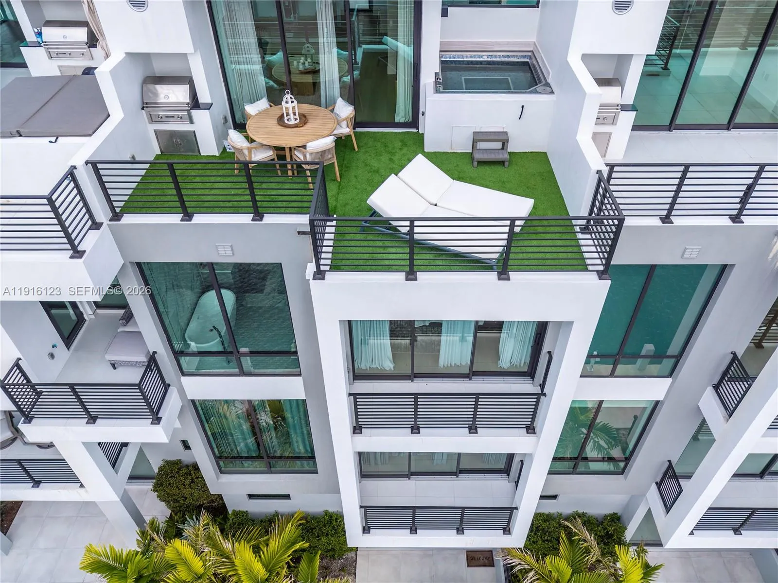 4098 Ne 167 St 9, North Miami Beach, Florida 33160, North Miami Beach, Florida 33160, 4 Bedrooms Bedrooms, ,4 BathroomsBathrooms,Residential,For Sale,4098 Ne 167 St 9, North Miami Beach, Florida 33160,A11916123