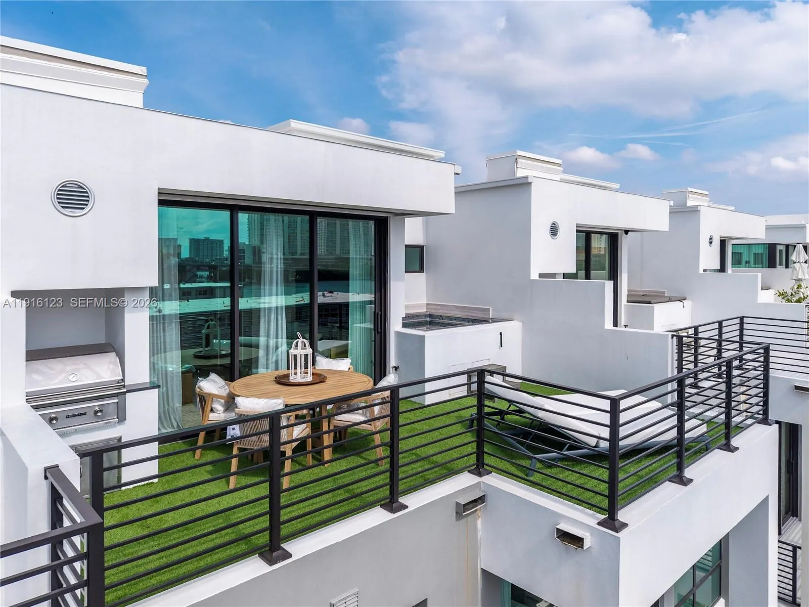 4098 Ne 167 St 9, North Miami Beach, Florida 33160, North Miami Beach, Florida 33160, 4 Bedrooms Bedrooms, ,4 BathroomsBathrooms,Residential,For Sale,4098 Ne 167 St 9, North Miami Beach, Florida 33160,A11916123