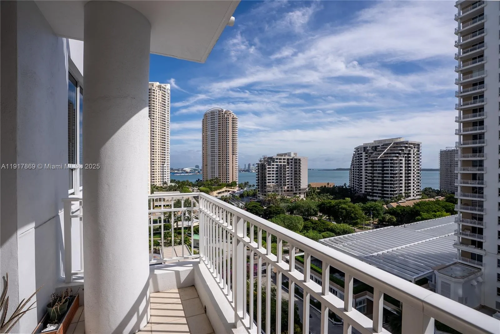 801 Brickell Key Blvd 1407, Miami, Florida 33131, Miami, Florida 33131, 1 Bedroom Bedrooms, ,1 BathroomBathrooms,Residential,For Sale,801 Brickell Key Blvd 1407, Miami, Florida 33131,A11917869