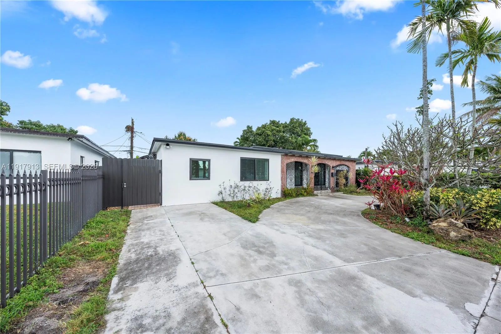 161 Sw 52nd Ct 161, Miami, Florida 33134, Miami, Florida 33134, 1 Bedroom Bedrooms, ,1 BathroomBathrooms,Residential Lease,For Rent,161 Sw 52nd Ct 161, Miami, Florida 33134,A11917913