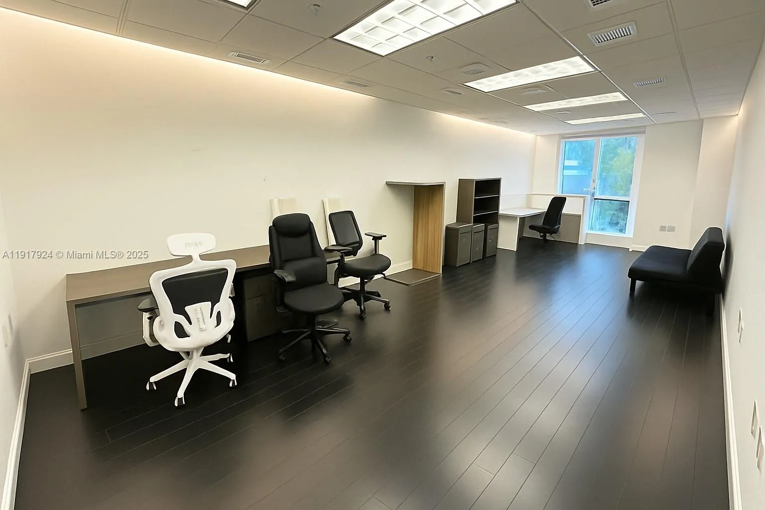 1000 5th St 303, Miami Beach, Florida 33139, Miami Beach, Florida 33139, ,Commercial Lease,For Rent,1000 5th St 303, Miami Beach, Florida 33139,A11917924