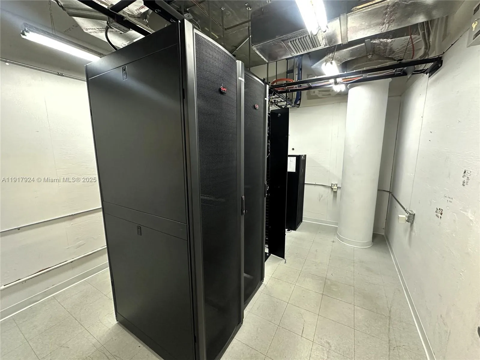 1000 5th St 303, Miami Beach, Florida 33139, Miami Beach, Florida 33139, ,Commercial Lease,For Rent,1000 5th St 303, Miami Beach, Florida 33139,A11917924