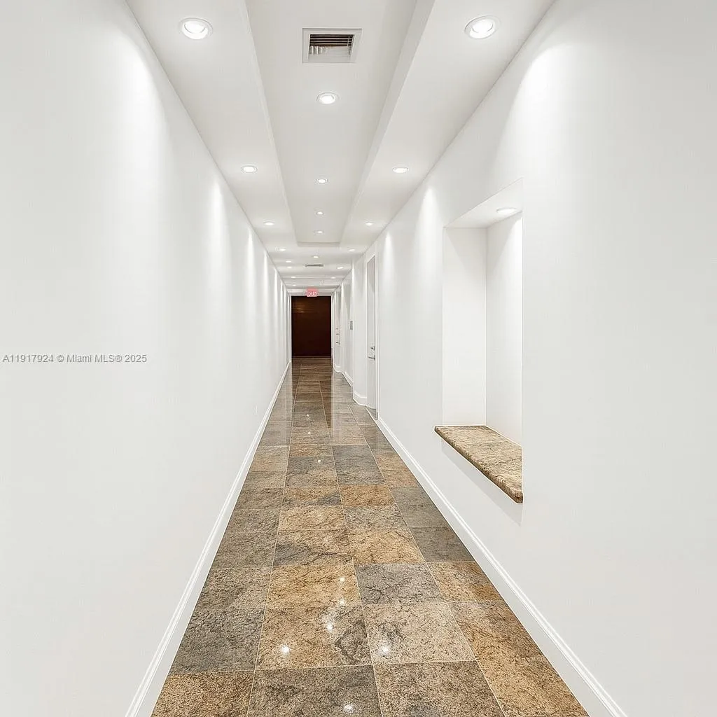 1000 5th St 303, Miami Beach, Florida 33139, Miami Beach, Florida 33139, ,Commercial Lease,For Rent,1000 5th St 303, Miami Beach, Florida 33139,A11917924