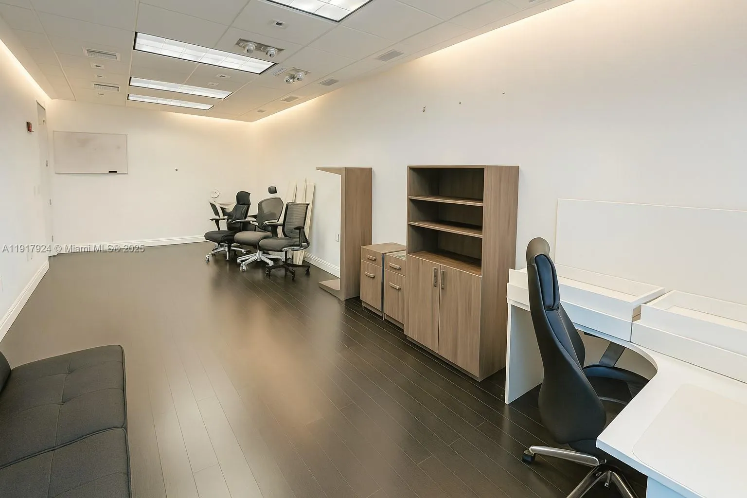 1000 5th St 303, Miami Beach, Florida 33139, Miami Beach, Florida 33139, ,Commercial Lease,For Rent,1000 5th St 303, Miami Beach, Florida 33139,A11917924