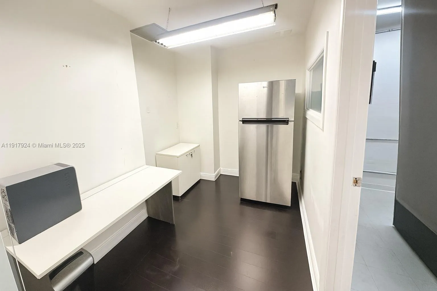 1000 5th St 303, Miami Beach, Florida 33139, Miami Beach, Florida 33139, ,Commercial Lease,For Rent,1000 5th St 303, Miami Beach, Florida 33139,A11917924