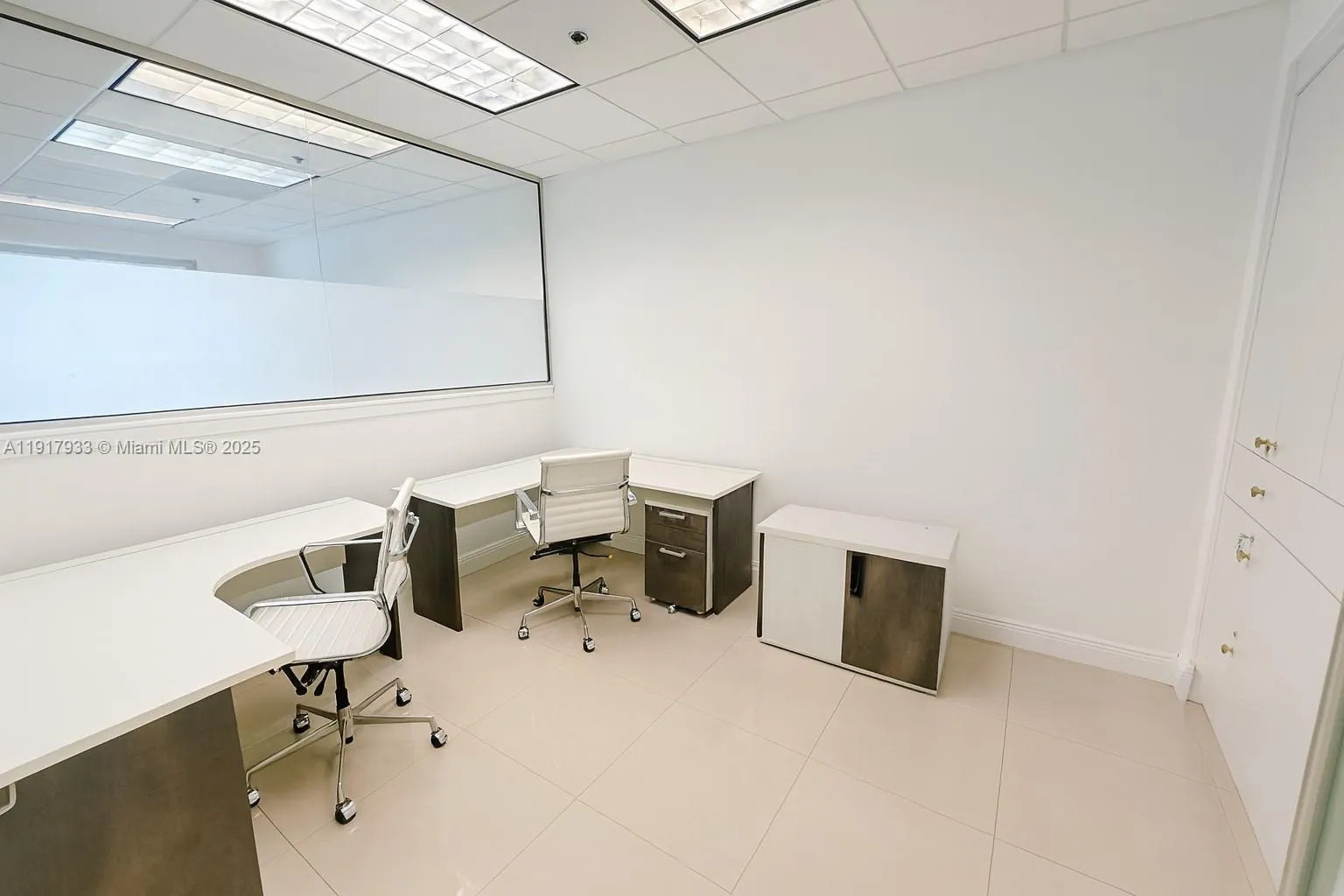 1000 5th St 304, Miami Beach, Florida 33139, Miami Beach, Florida 33139, ,Commercial Lease,For Rent,1000 5th St 304, Miami Beach, Florida 33139,A11917933