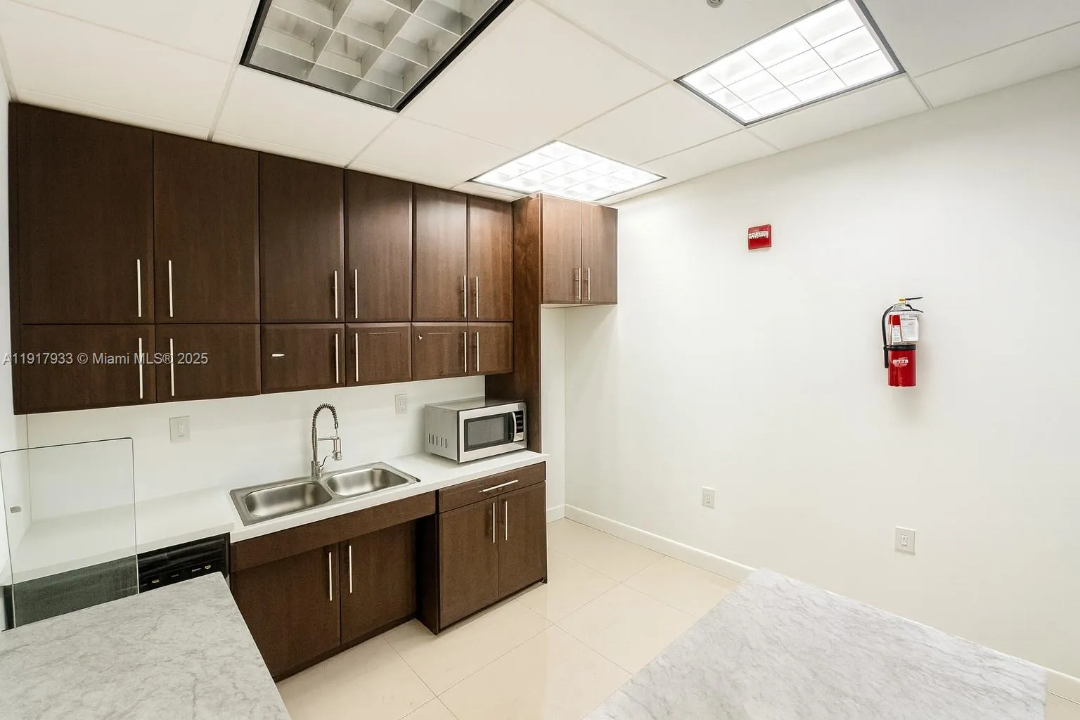 1000 5th St 304, Miami Beach, Florida 33139, Miami Beach, Florida 33139, ,Commercial Lease,For Rent,1000 5th St 304, Miami Beach, Florida 33139,A11917933