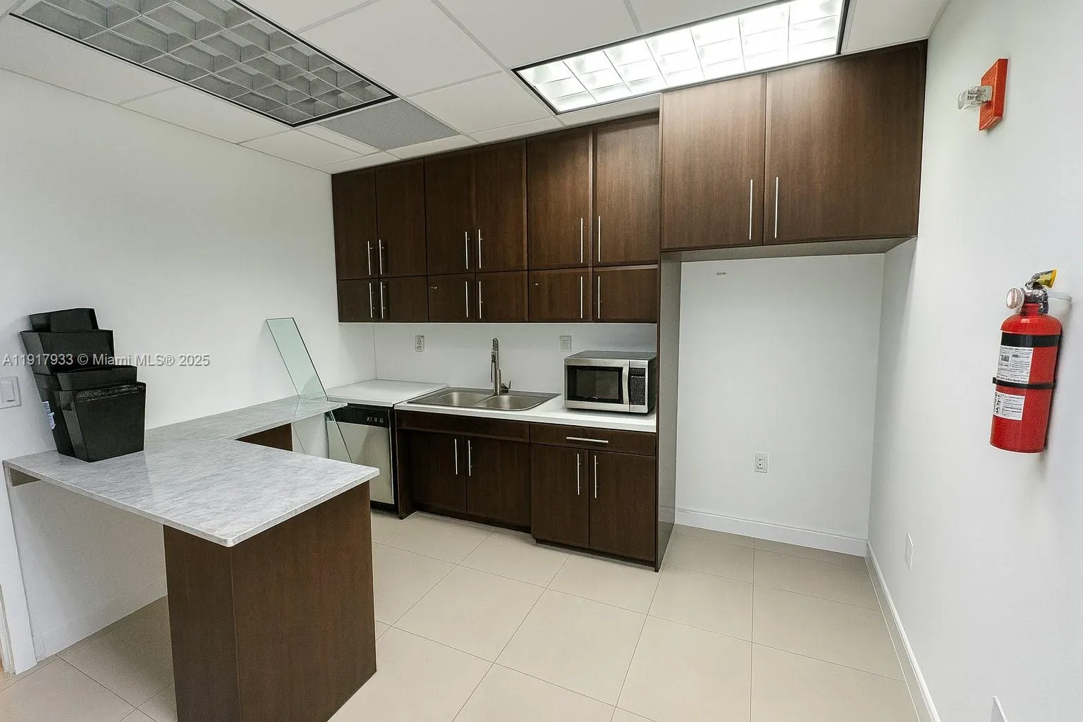 1000 5th St 304, Miami Beach, Florida 33139, Miami Beach, Florida 33139, ,Commercial Lease,For Rent,1000 5th St 304, Miami Beach, Florida 33139,A11917933