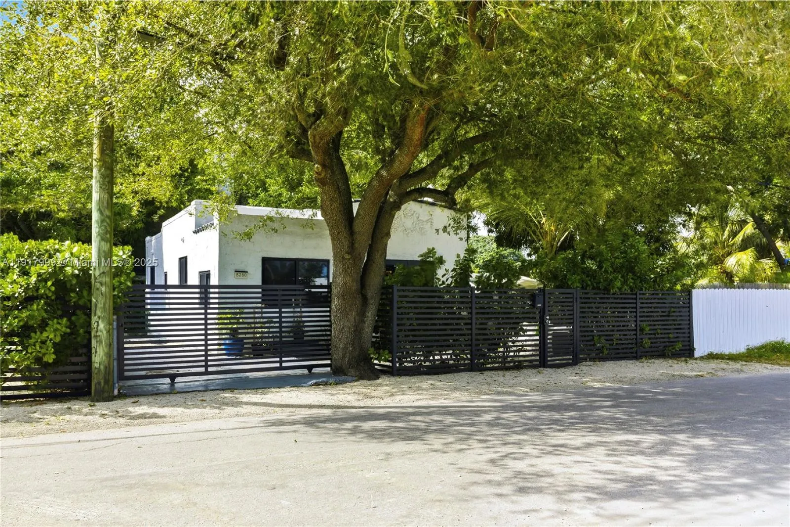 8270 Ne 1st Pl, Miami, Florida 33138, Miami, Florida 33138, ,Commercial Sale,For Sale,8270 Ne 1st Pl, Miami, Florida 33138,A11917999