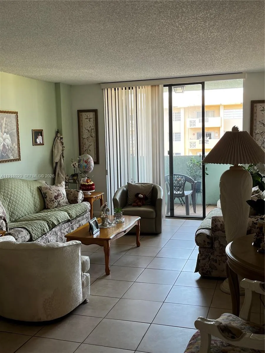 Hialeah, Florida 33012, 1 Bedroom Bedrooms, ,1 BathroomBathrooms,Residential Lease,For Rent,A11918029