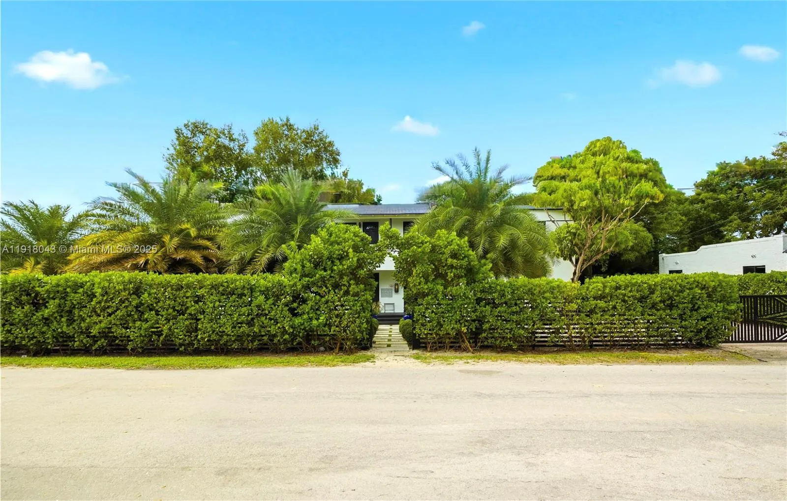 8270 Ne 1st Pl, Miami, Florida 33138, Miami, Florida 33138, ,Commercial Lease,For Rent,8270 Ne 1st Pl, Miami, Florida 33138,A11918043