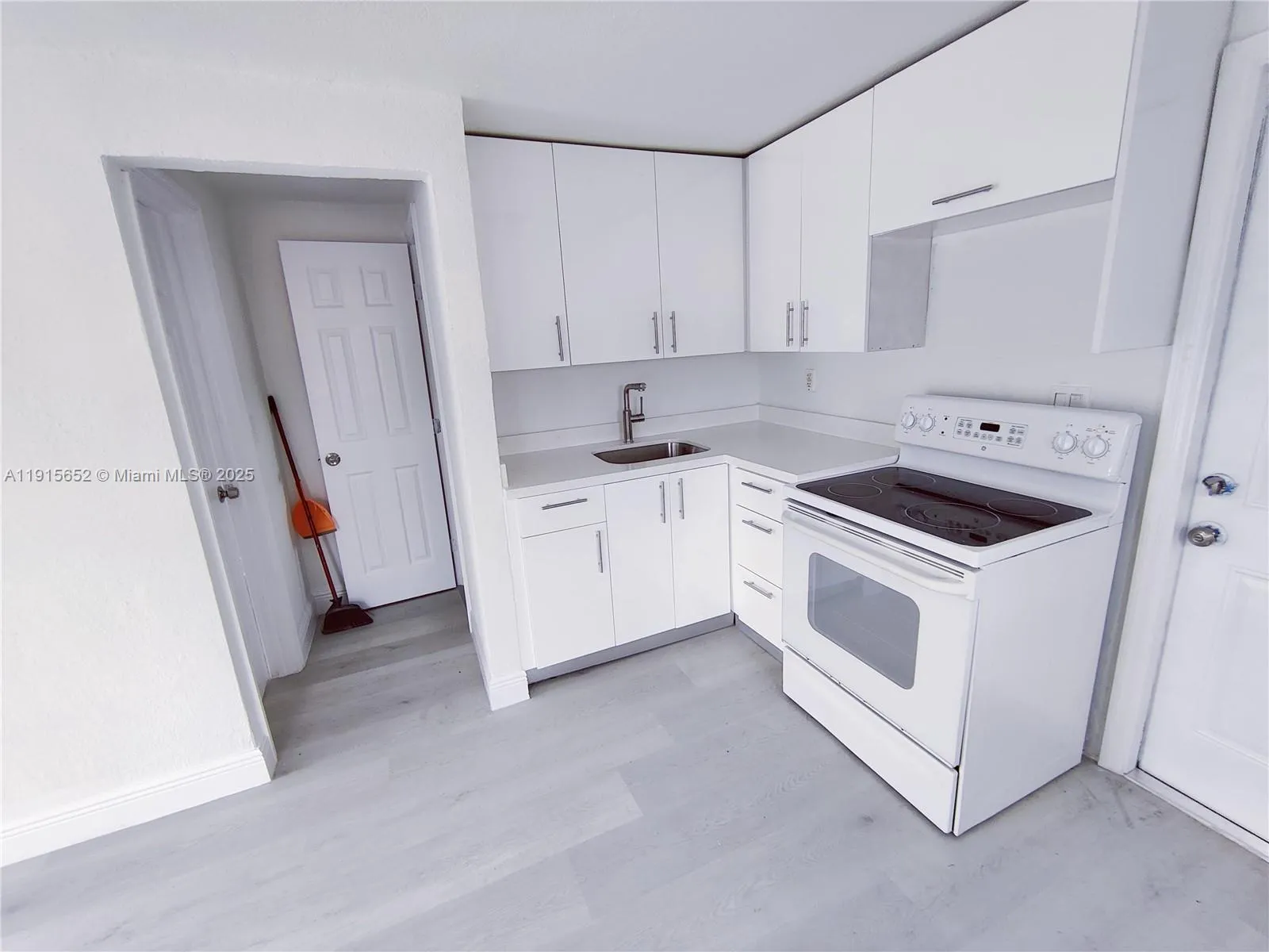 2103 Nw 57th St, Miami, Florida 33142, Miami, Florida 33142, ,Residential Income,For Sale,2103 Nw 57th St, Miami, Florida 33142,A11915652