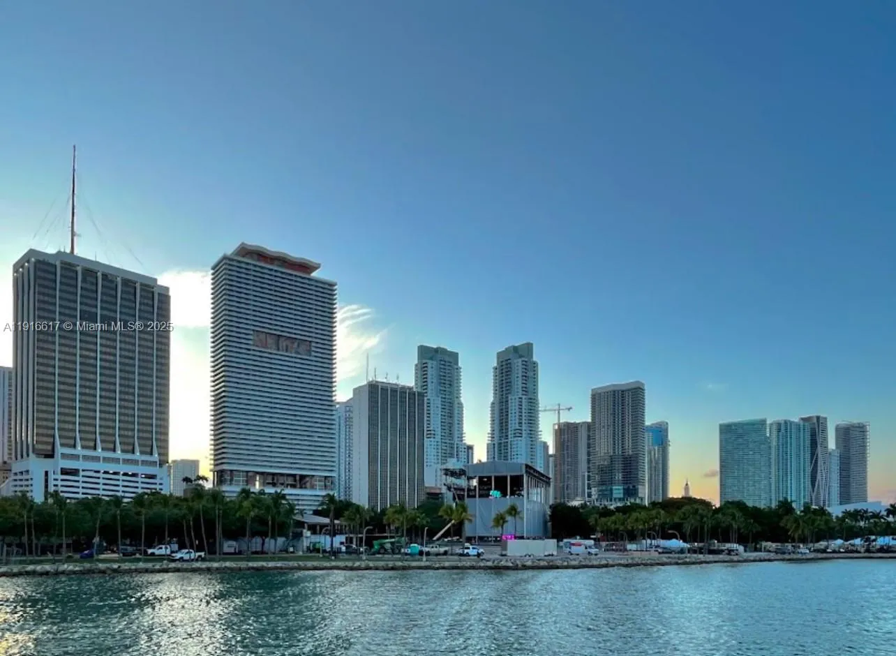 50 Biscayne Blvd 2505, Miami, Florida 33132, Miami, Florida 33132, 1 Bedroom Bedrooms, ,1 BathroomBathrooms,Residential,For Sale,50 Biscayne Blvd 2505, Miami, Florida 33132,A11916617