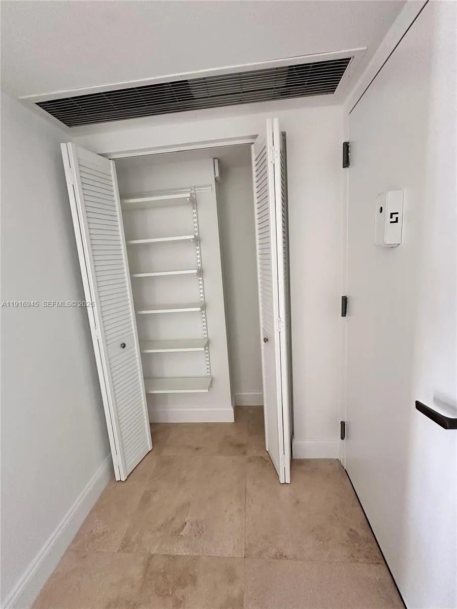 2333 Brickell Ave 2215, Miami, Florida 33129, Miami, Florida 33129, 2 Bedrooms Bedrooms, ,2 BathroomsBathrooms,Residential Lease,For Rent,2333 Brickell Ave 2215, Miami, Florida 33129,A11916945