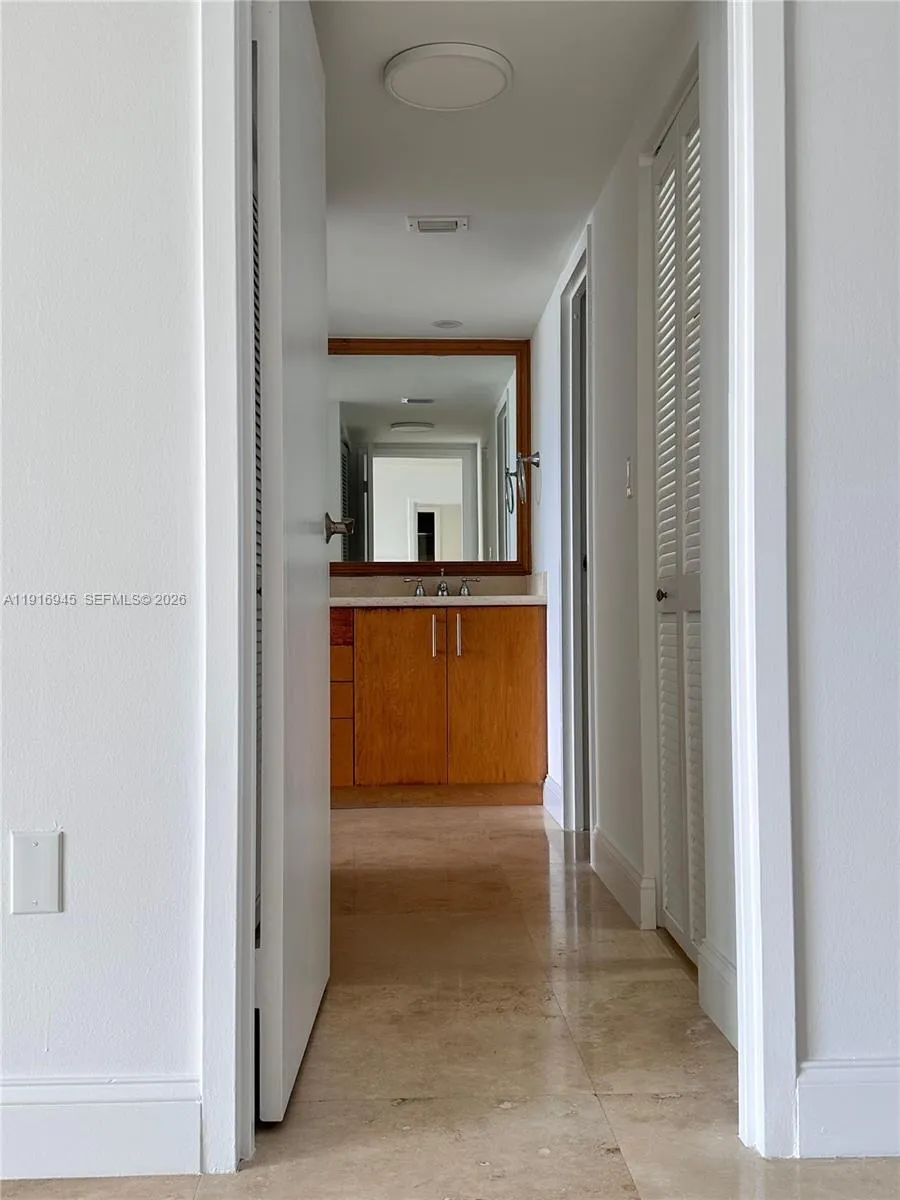 2333 Brickell Ave 2215, Miami, Florida 33129, Miami, Florida 33129, 2 Bedrooms Bedrooms, ,2 BathroomsBathrooms,Residential Lease,For Rent,2333 Brickell Ave 2215, Miami, Florida 33129,A11916945