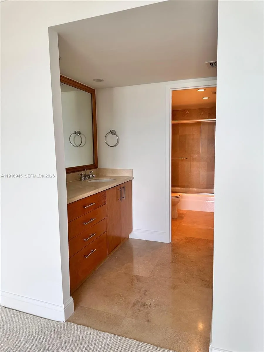 2333 Brickell Ave 2215, Miami, Florida 33129, Miami, Florida 33129, 2 Bedrooms Bedrooms, ,2 BathroomsBathrooms,Residential Lease,For Rent,2333 Brickell Ave 2215, Miami, Florida 33129,A11916945