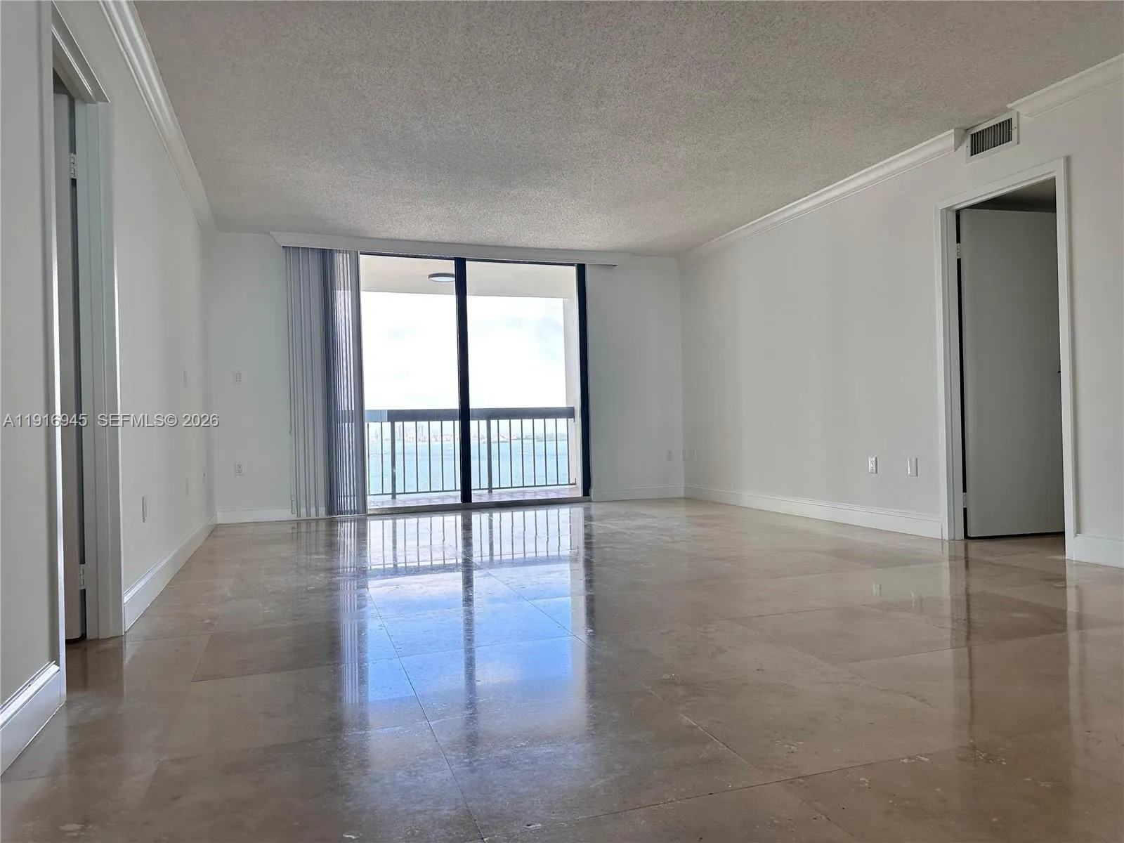 2333 Brickell Ave 2215, Miami, Florida 33129, Miami, Florida 33129, 2 Bedrooms Bedrooms, ,2 BathroomsBathrooms,Residential Lease,For Rent,2333 Brickell Ave 2215, Miami, Florida 33129,A11916945