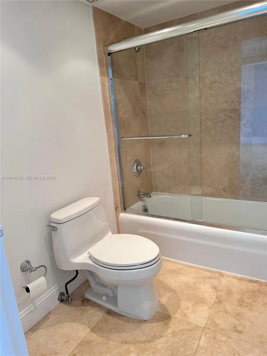 2333 Brickell Ave 2215, Miami, Florida 33129, Miami, Florida 33129, 2 Bedrooms Bedrooms, ,2 BathroomsBathrooms,Residential Lease,For Rent,2333 Brickell Ave 2215, Miami, Florida 33129,A11916945