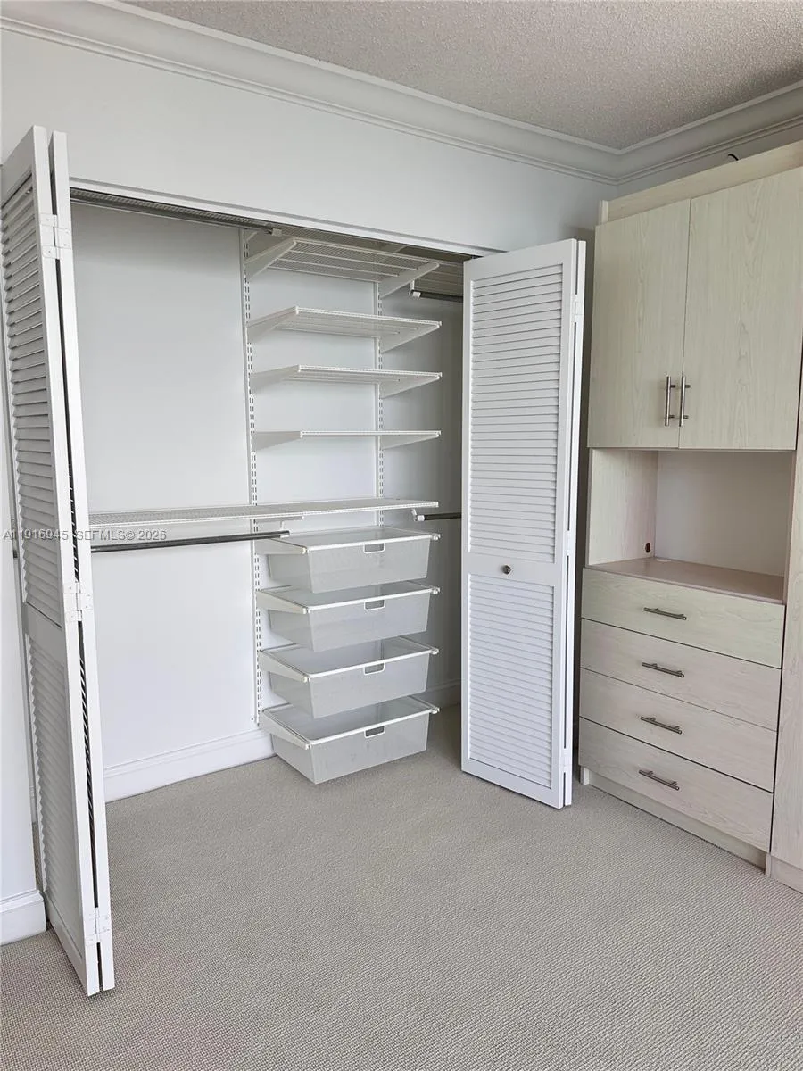 2333 Brickell Ave 2215, Miami, Florida 33129, Miami, Florida 33129, 2 Bedrooms Bedrooms, ,2 BathroomsBathrooms,Residential Lease,For Rent,2333 Brickell Ave 2215, Miami, Florida 33129,A11916945
