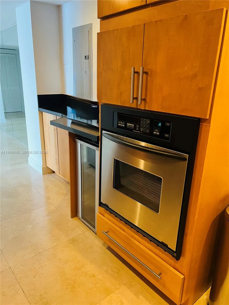 2333 Brickell Ave 2215, Miami, Florida 33129, Miami, Florida 33129, 2 Bedrooms Bedrooms, ,2 BathroomsBathrooms,Residential Lease,For Rent,2333 Brickell Ave 2215, Miami, Florida 33129,A11916945