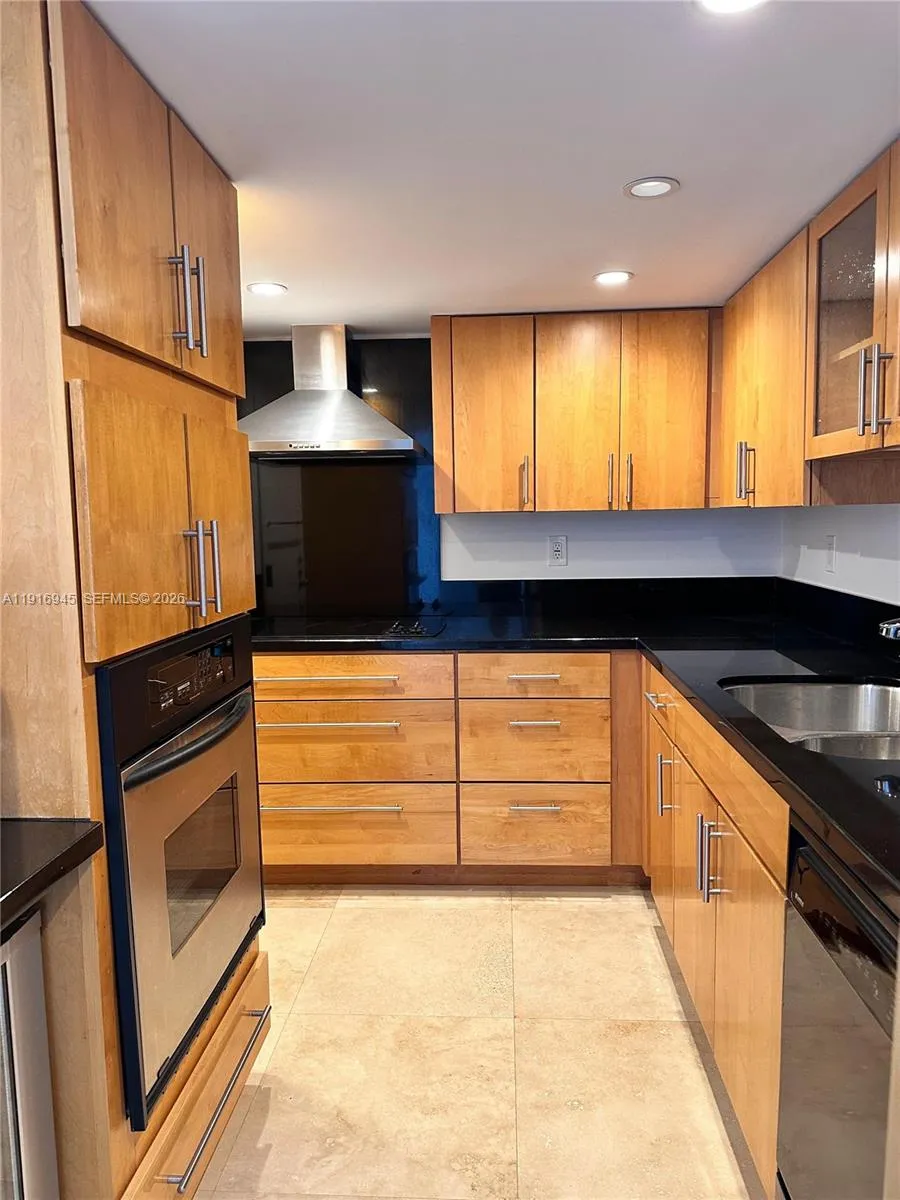 2333 Brickell Ave 2215, Miami, Florida 33129, Miami, Florida 33129, 2 Bedrooms Bedrooms, ,2 BathroomsBathrooms,Residential Lease,For Rent,2333 Brickell Ave 2215, Miami, Florida 33129,A11916945
