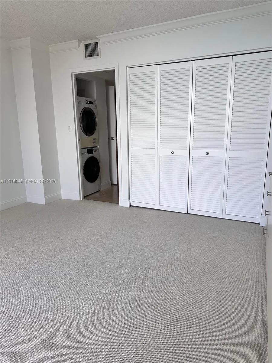 2333 Brickell Ave 2215, Miami, Florida 33129, Miami, Florida 33129, 2 Bedrooms Bedrooms, ,2 BathroomsBathrooms,Residential Lease,For Rent,2333 Brickell Ave 2215, Miami, Florida 33129,A11916945