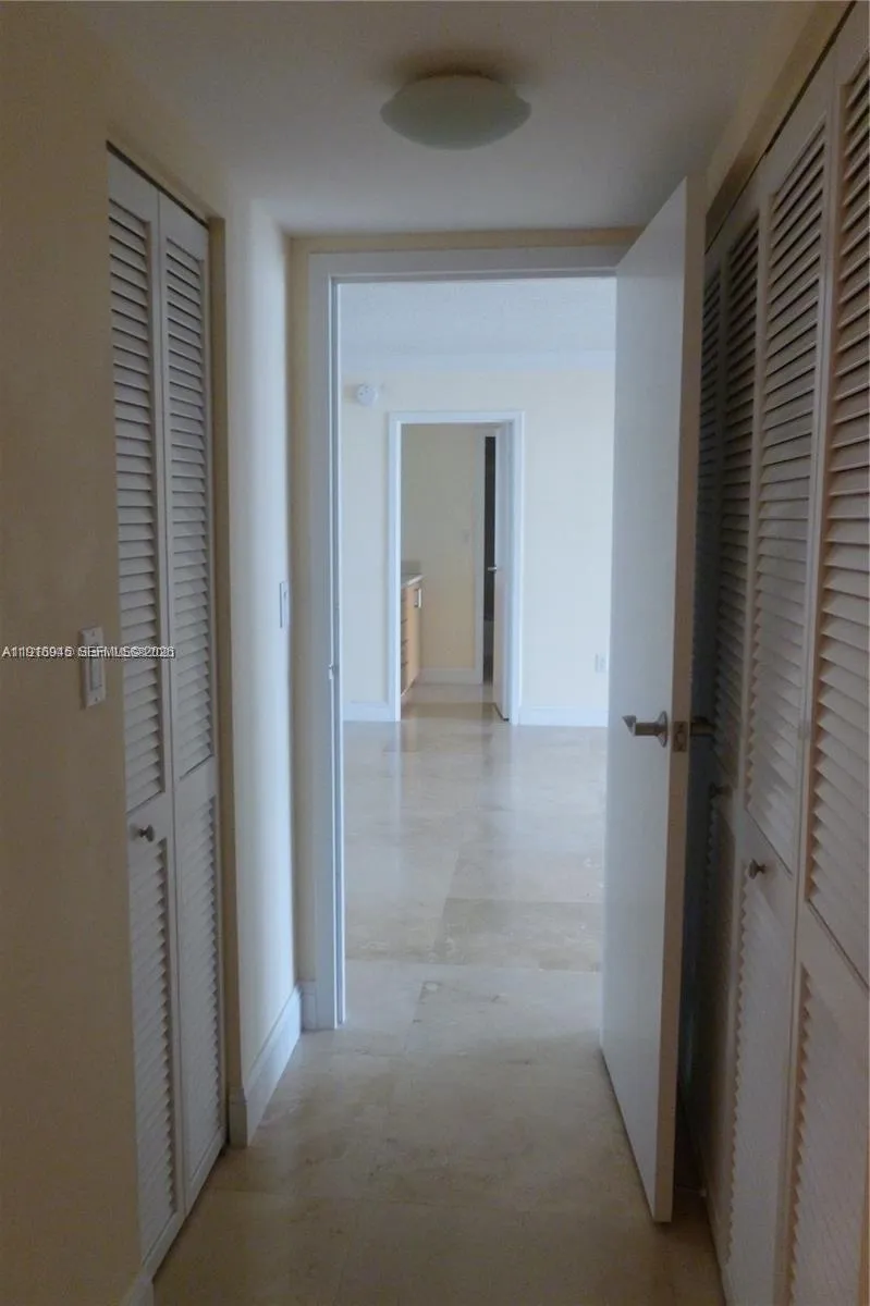 2333 Brickell Ave 2215, Miami, Florida 33129, Miami, Florida 33129, 2 Bedrooms Bedrooms, ,2 BathroomsBathrooms,Residential Lease,For Rent,2333 Brickell Ave 2215, Miami, Florida 33129,A11916945