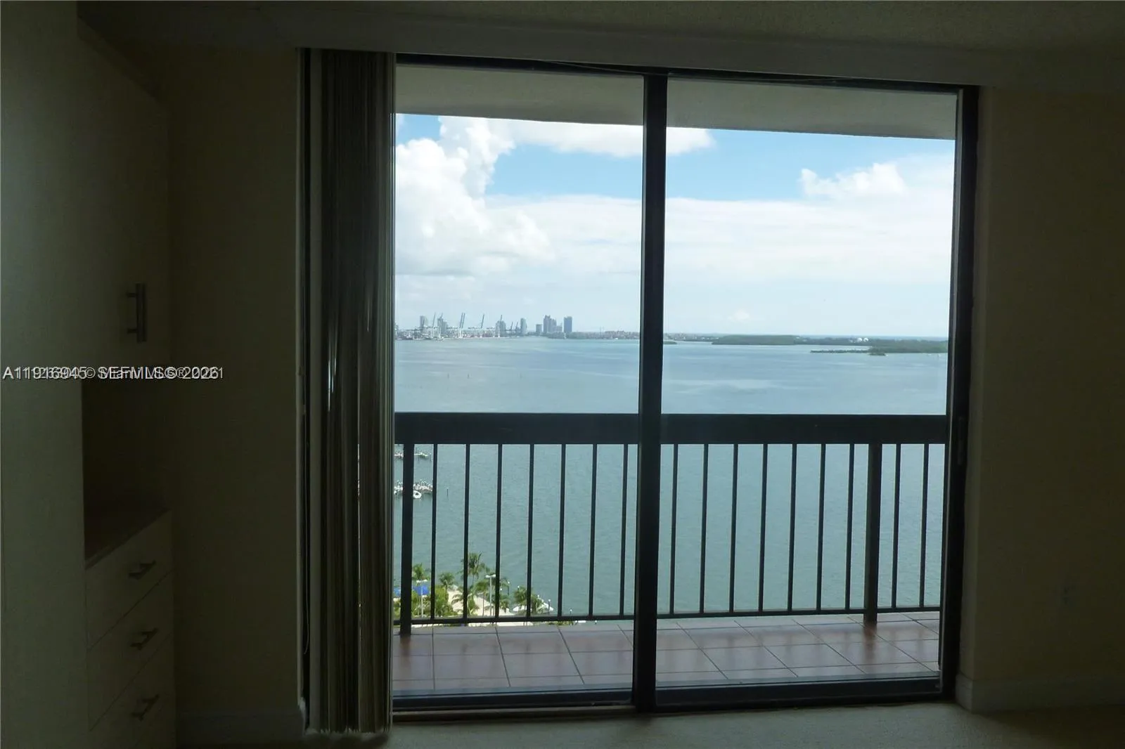 2333 Brickell Ave 2215, Miami, Florida 33129, Miami, Florida 33129, 2 Bedrooms Bedrooms, ,2 BathroomsBathrooms,Residential Lease,For Rent,2333 Brickell Ave 2215, Miami, Florida 33129,A11916945