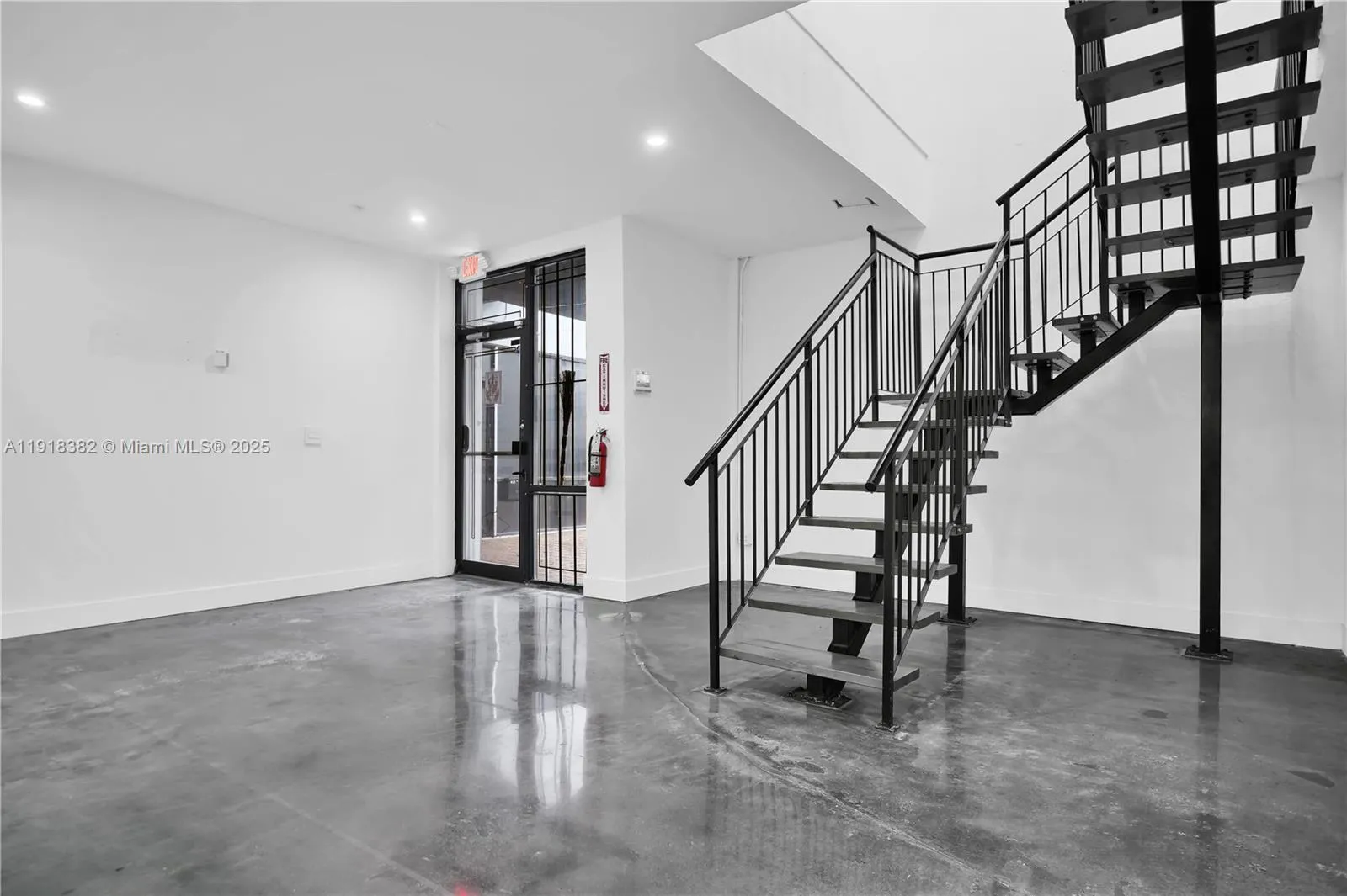 7311 Nw 12th St 29, Miami, Florida 33126, Miami, Florida 33126, ,Commercial Sale,For Sale,7311 Nw 12th St 29, Miami, Florida 33126,A11918382