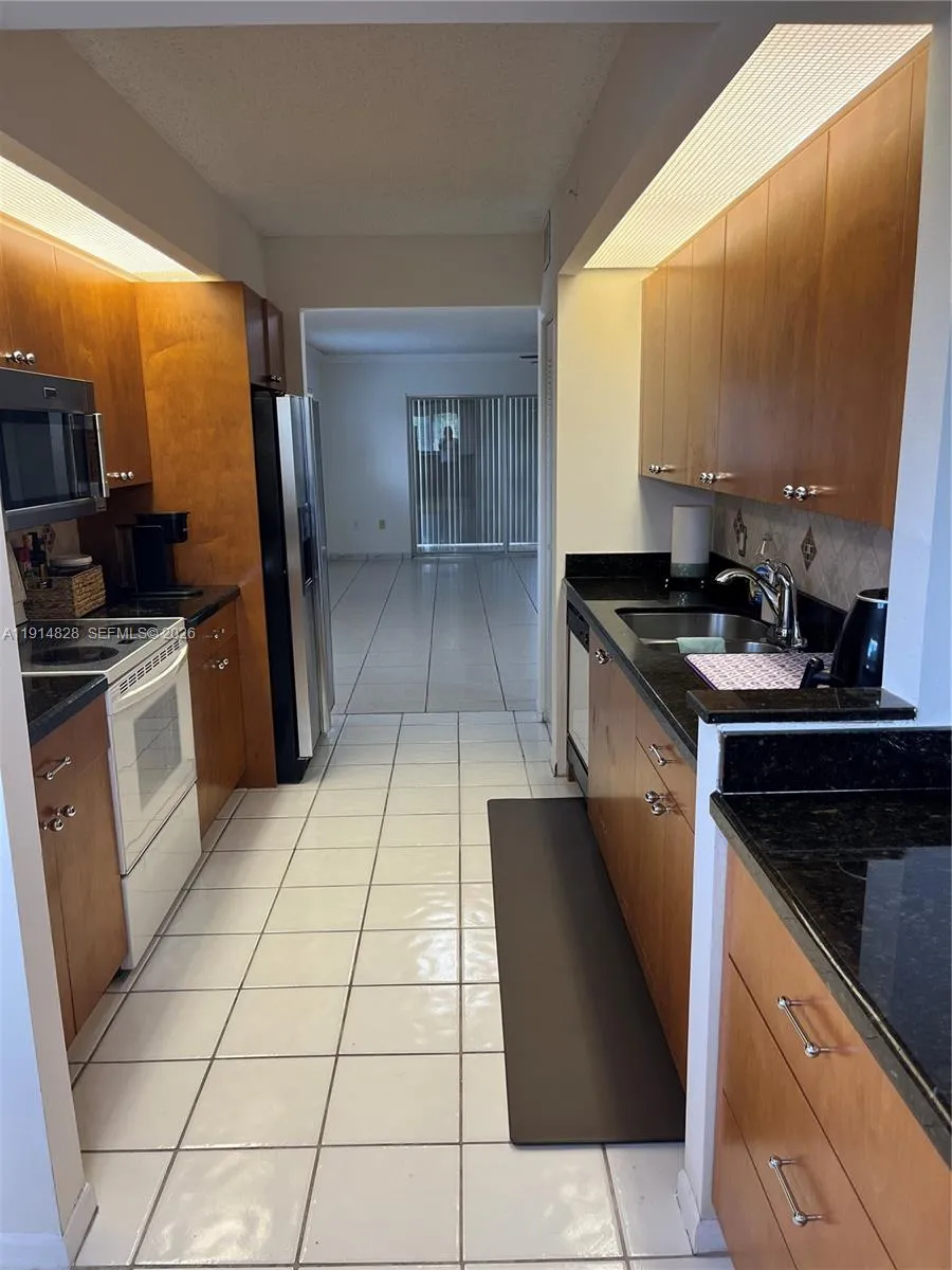 1301 Sw 142nd Ave 301h, Pembroke Pines, Florida 33, Pembroke Pines, Florida 33027, 2 Bedrooms Bedrooms, ,2 BathroomsBathrooms,Residential,For Sale,1301 Sw 142nd Ave 301h, Pembroke Pines, Florida 33,A11914828