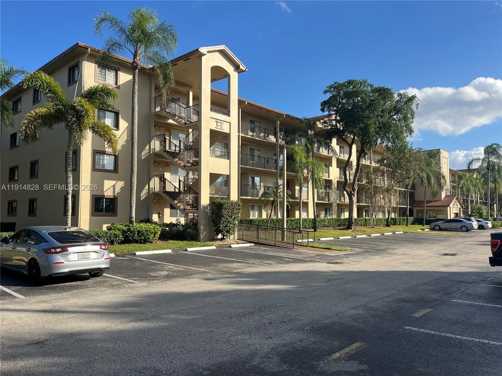 1301 Sw 142nd Ave 301h, Pembroke Pines, Florida 33, Pembroke Pines, Florida 33027, 2 Bedrooms Bedrooms, ,2 BathroomsBathrooms,Residential,For Sale,1301 Sw 142nd Ave 301h, Pembroke Pines, Florida 33,A11914828