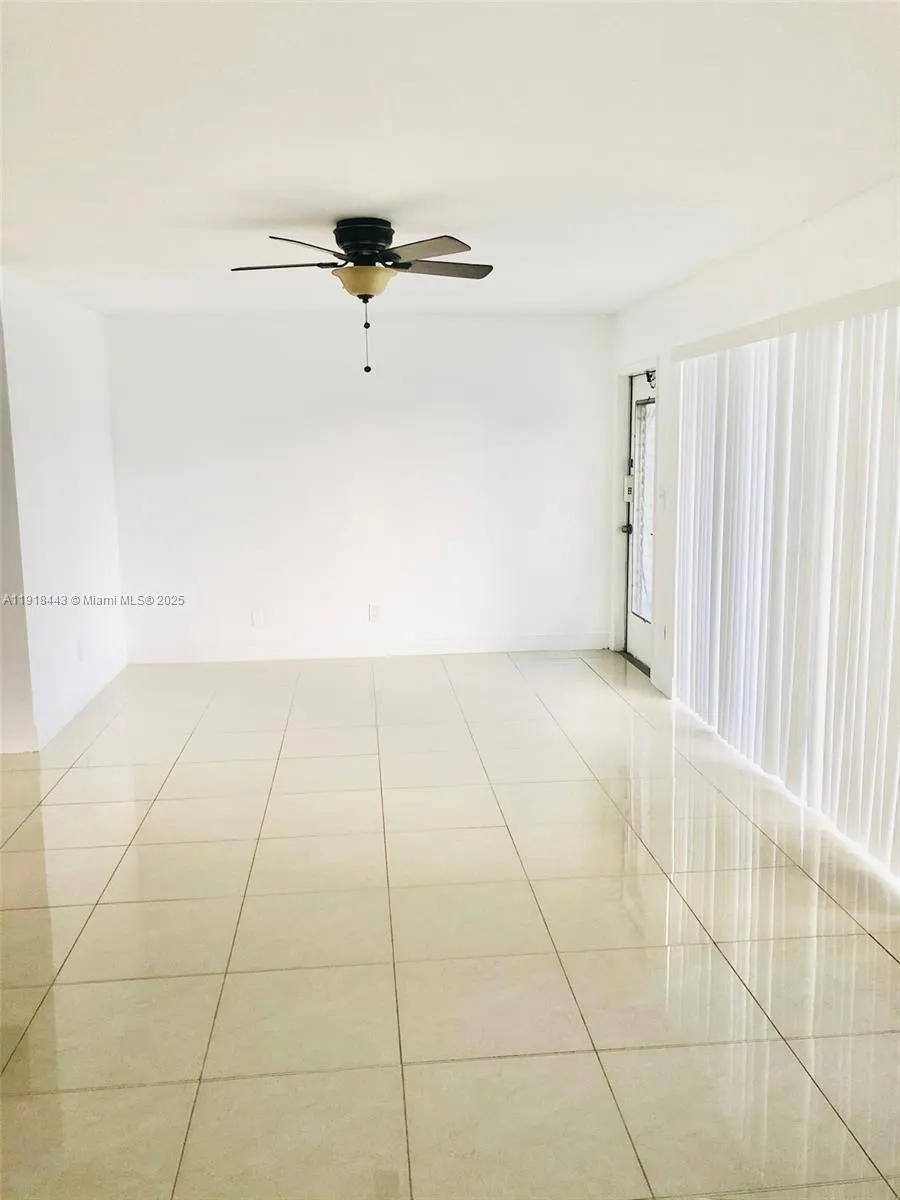 1025 Se 15th St 9d, Fort Lauderdale, Florida 33316, Fort Lauderdale, Florida 33316, 2 Bedrooms Bedrooms, ,1 BathroomBathrooms,Residential Lease,For Rent,1025 Se 15th St 9d, Fort Lauderdale, Florida 33316,A11918443