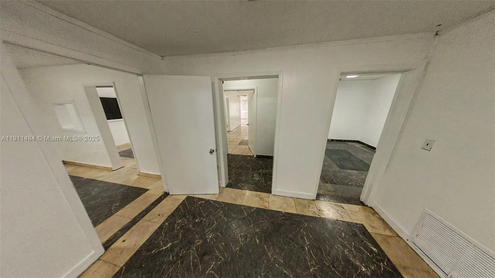 3171 E 11th Ave 3171, Hialeah, Florida 33013, Hialeah, Florida 33013, ,Commercial Lease,For Rent,3171 E 11th Ave 3171, Hialeah, Florida 33013,A11911484