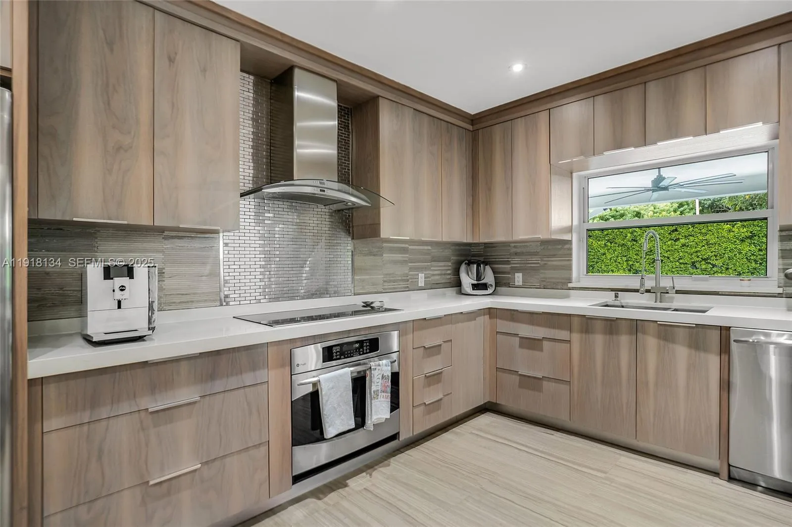 259 E Shore Dr, Miami, Florida 33133, Miami, Florida 33133, 4 Bedrooms Bedrooms, ,3 BathroomsBathrooms,Residential,For Sale,259 E Shore Dr, Miami, Florida 33133,A11918134