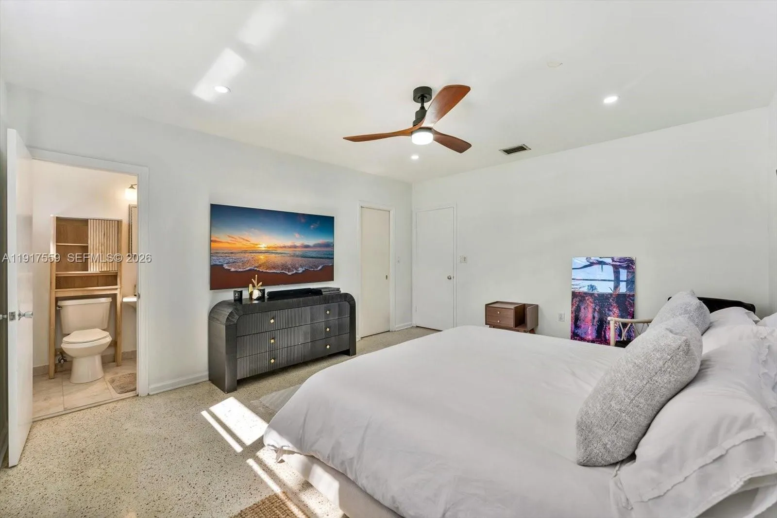 700 S Shore Dr, Miami Beach, Florida 33141, Miami Beach, Florida 33141, 2 Bedrooms Bedrooms, ,2 BathroomsBathrooms,Residential,For Sale,700 S Shore Dr, Miami Beach, Florida 33141,A11917559