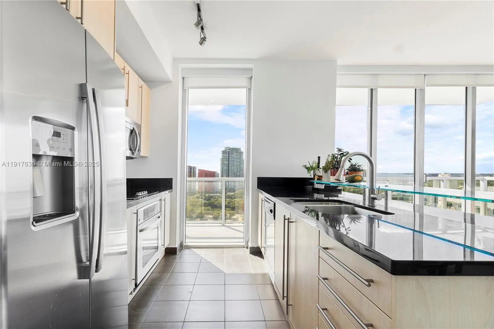 79 Sw 12th St 2701-s, Miami, Florida 33130, Miami, Florida 33130, 2 Bedrooms Bedrooms, ,2 BathroomsBathrooms,Residential,For Sale,79 Sw 12th St 2701-s, Miami, Florida 33130,A11917630