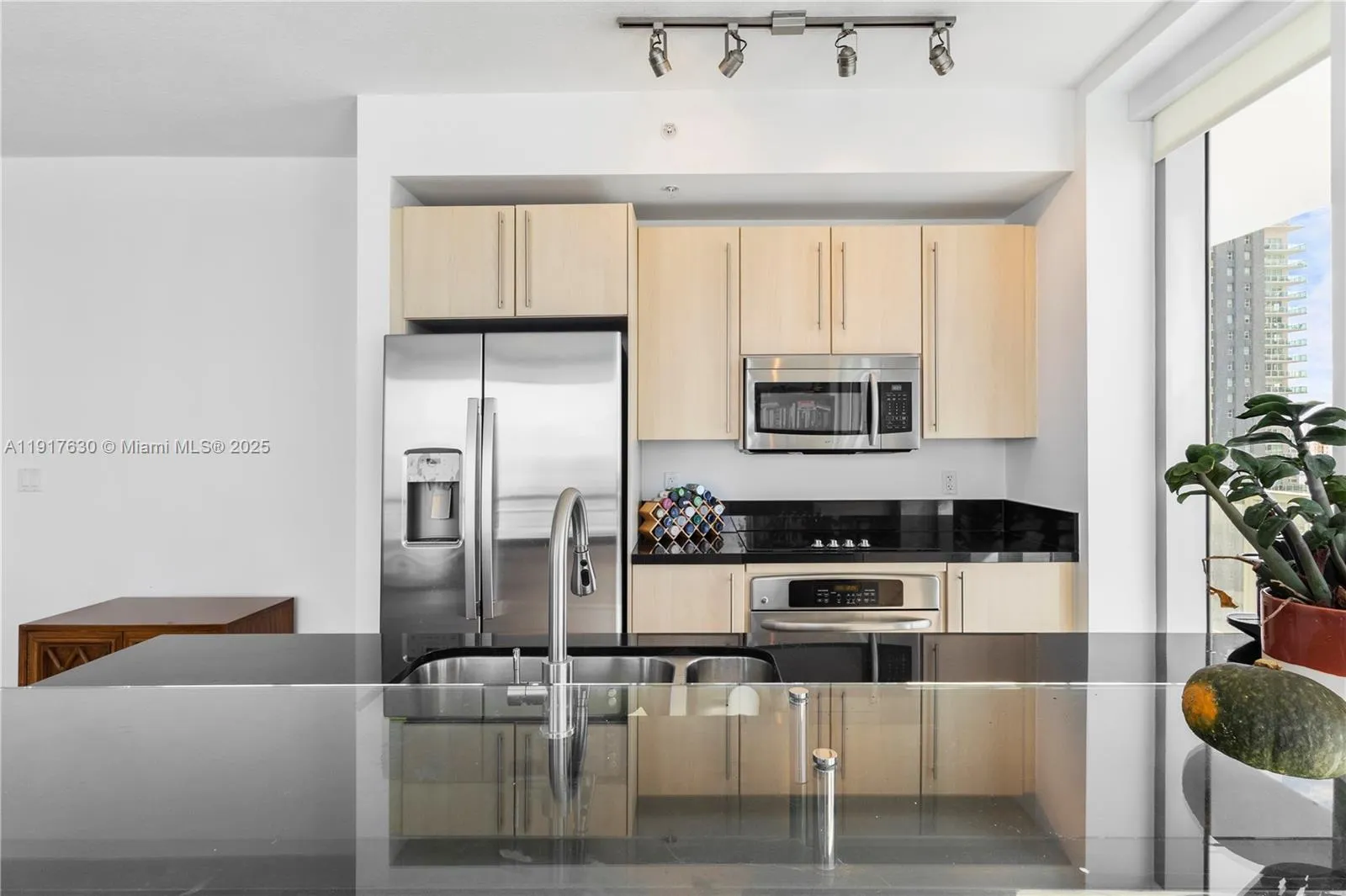 79 Sw 12th St 2701-s, Miami, Florida 33130, Miami, Florida 33130, 2 Bedrooms Bedrooms, ,2 BathroomsBathrooms,Residential,For Sale,79 Sw 12th St 2701-s, Miami, Florida 33130,A11917630