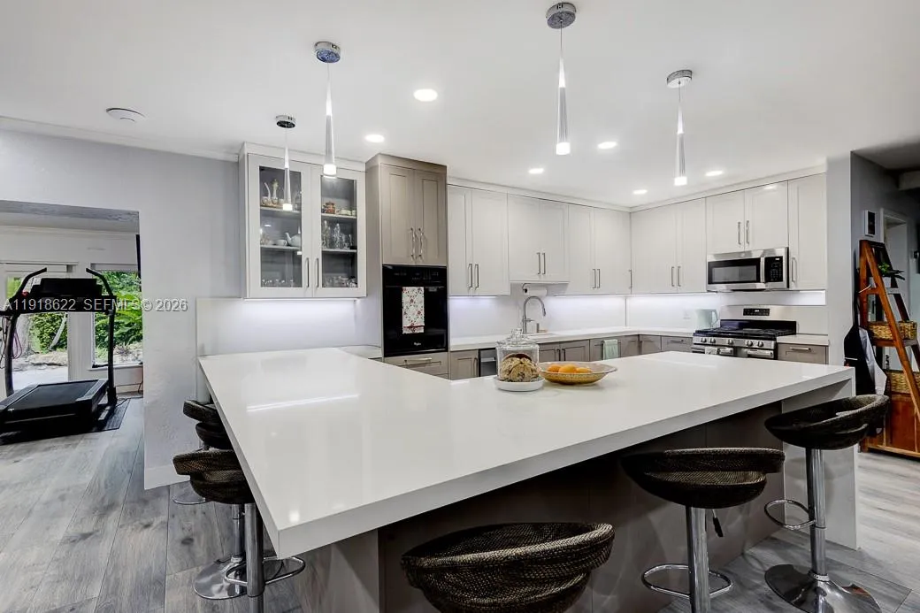 8290 Sunset Dr, Miami, Florida 33143, Miami, Florida 33143, 3 Bedrooms Bedrooms, ,3 BathroomsBathrooms,Residential,For Sale,8290 Sunset Dr, Miami, Florida 33143,A11918622