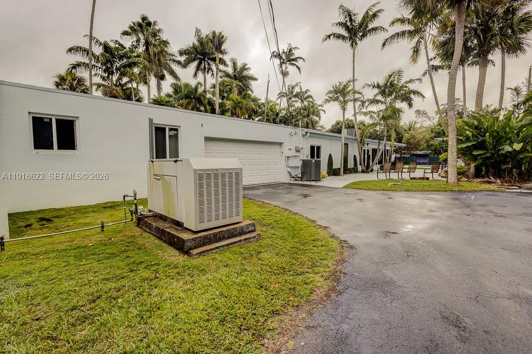 8290 Sunset Dr, Miami, Florida 33143, Miami, Florida 33143, 3 Bedrooms Bedrooms, ,3 BathroomsBathrooms,Residential,For Sale,8290 Sunset Dr, Miami, Florida 33143,A11918622