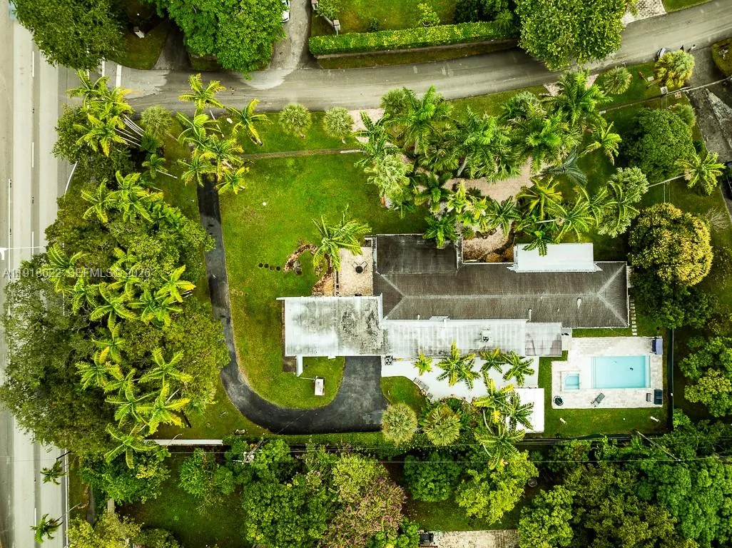 8290 Sunset Dr, Miami, Florida 33143, Miami, Florida 33143, 3 Bedrooms Bedrooms, ,3 BathroomsBathrooms,Residential,For Sale,8290 Sunset Dr, Miami, Florida 33143,A11918622