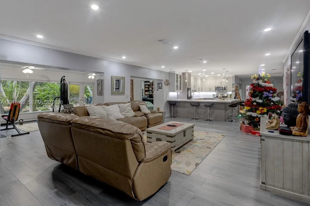 8290 Sunset Dr, Miami, Florida 33143, Miami, Florida 33143, 3 Bedrooms Bedrooms, ,3 BathroomsBathrooms,Residential,For Sale,8290 Sunset Dr, Miami, Florida 33143,A11918622